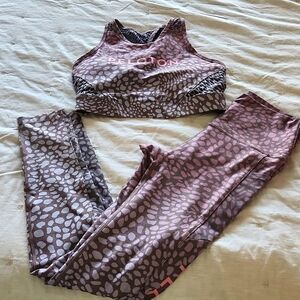 Excellent condition Peloton high waisted leggings